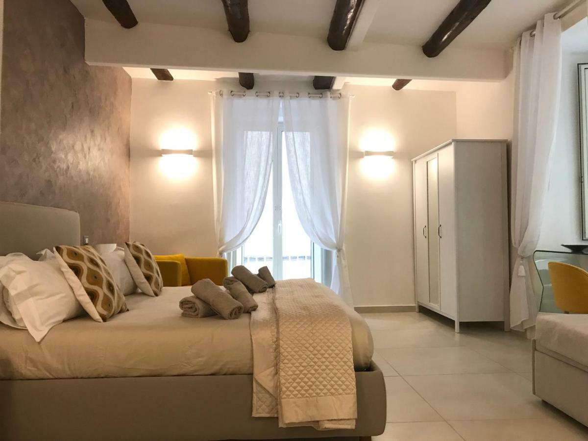Napoli Plebiscito Apartment Esterno foto