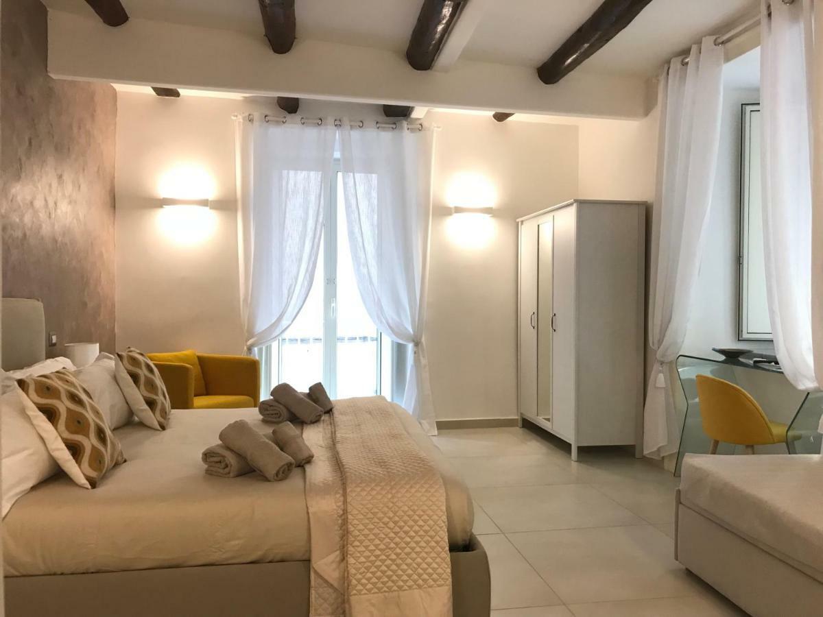 Napoli Plebiscito Apartment Esterno foto